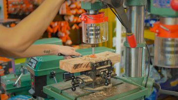 สว่านแท่น