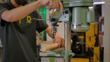 สว่านแท่น