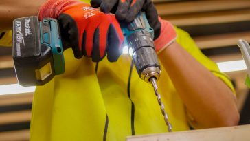 สว่านไร้สาย