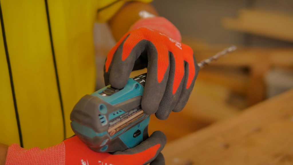 สว่านไร้สาย