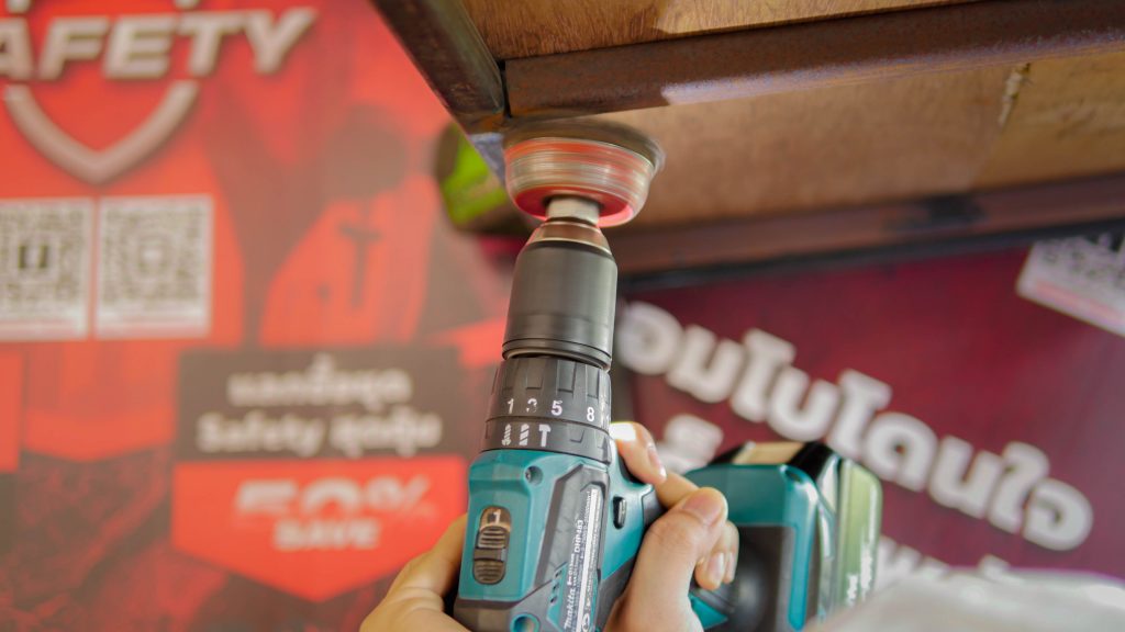 สว่านไร้สาย