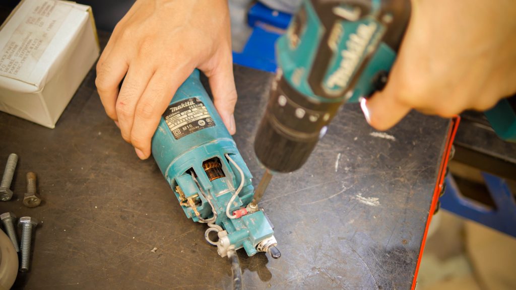 สว่านไร้สาย