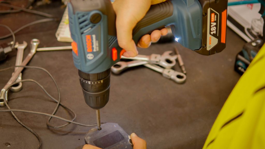 สว่านไร้สาย