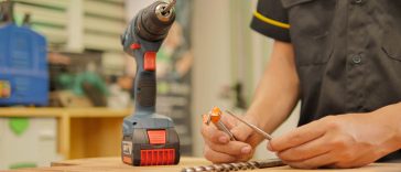 สว่านไร้สาย