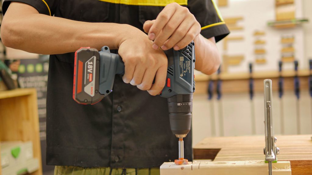 สว่านไร้สาย