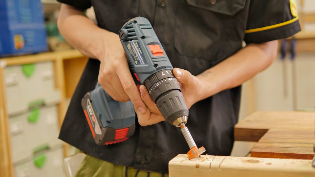 สว่านไร้สาย