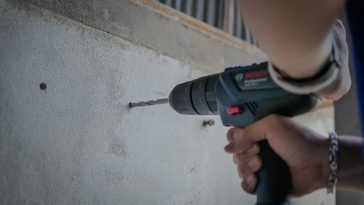 สว่านไร้สาย